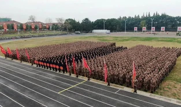包含澳洲劲旅乘风破浪，强势晋级下一轮的词条