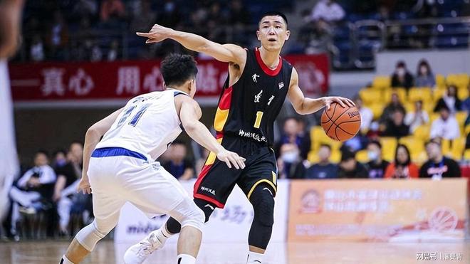 大连男篮主场告捷，最后时刻逆转取胜