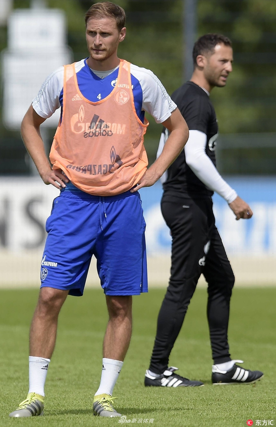 沙尔克新赛季战术调整，挑战强敌