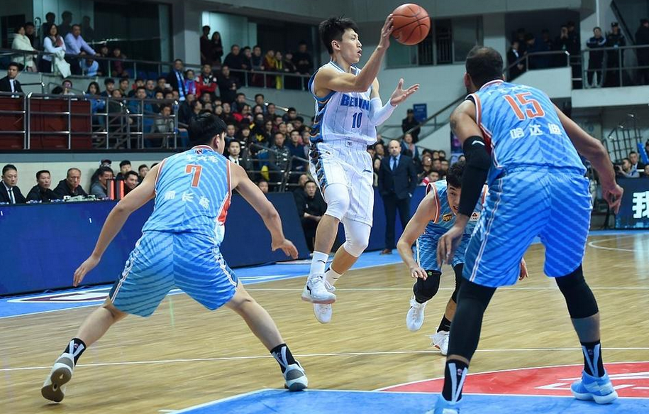 新疆男篮豪取连胜,人气直线飙升 新疆男篮豪取连胜,人气直线飙升