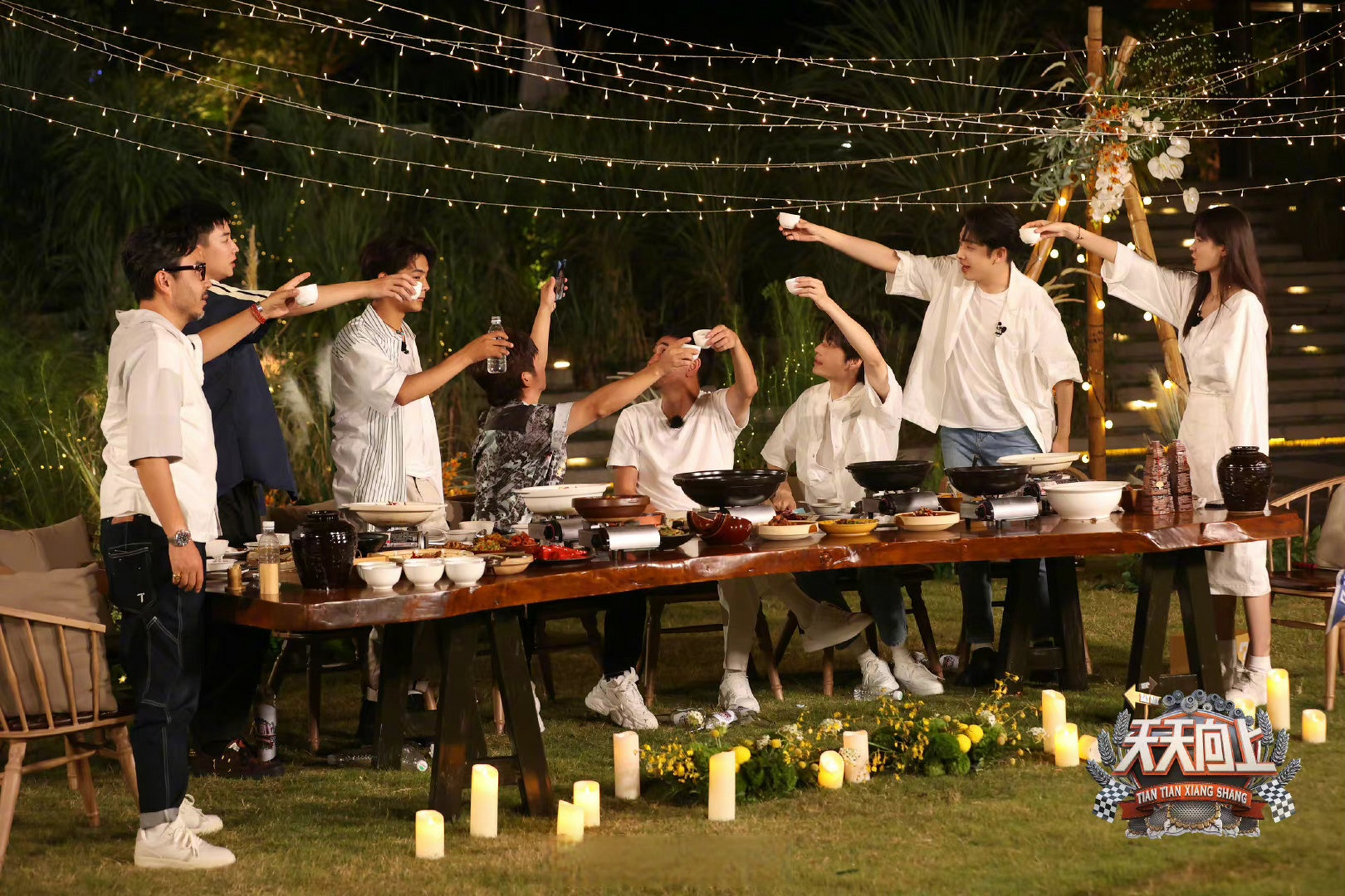 比拼气氛烘托，球员千方百计展现实力