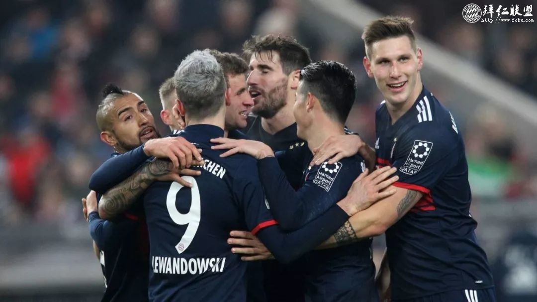 沙尔克主场击败斯图加特,取得三分 沙尔克主场击败斯图加特,取得三分