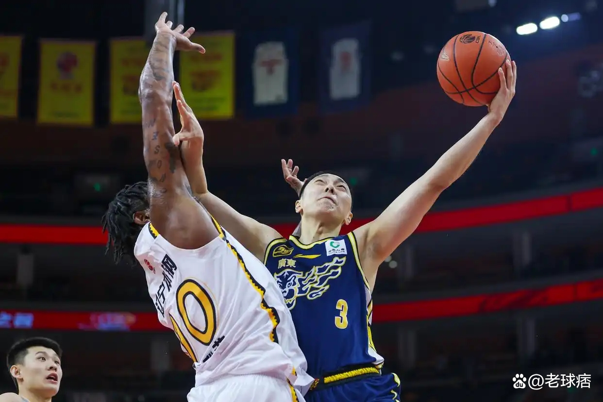 双方实力对决,比赛胜负事关重大 双方实力对决,比赛胜负事关重大