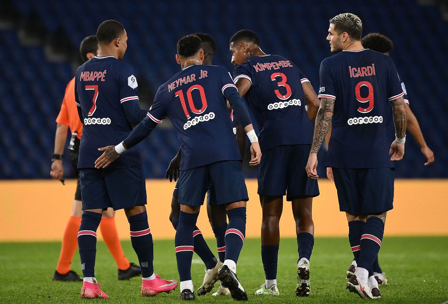 法甲球队备战开启，士气高昂备战的简单介绍