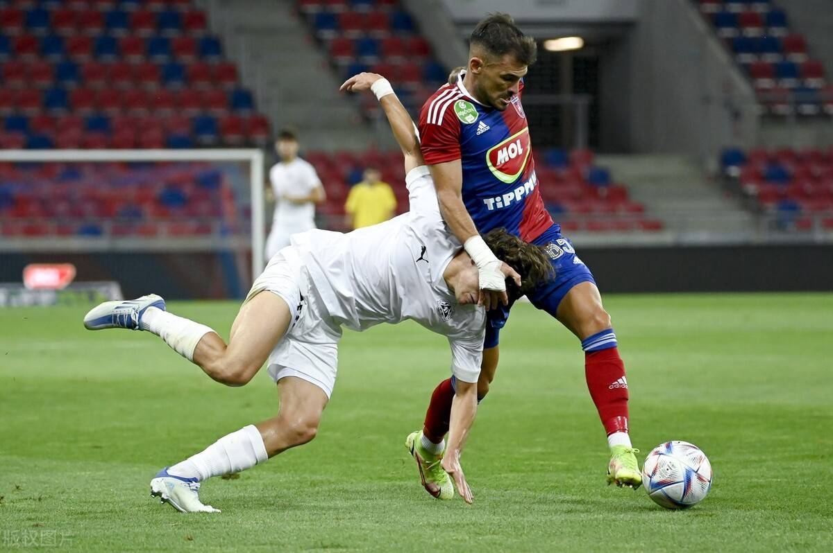 包含江西联盛队客场不敌重庆队，士气低迷的词条