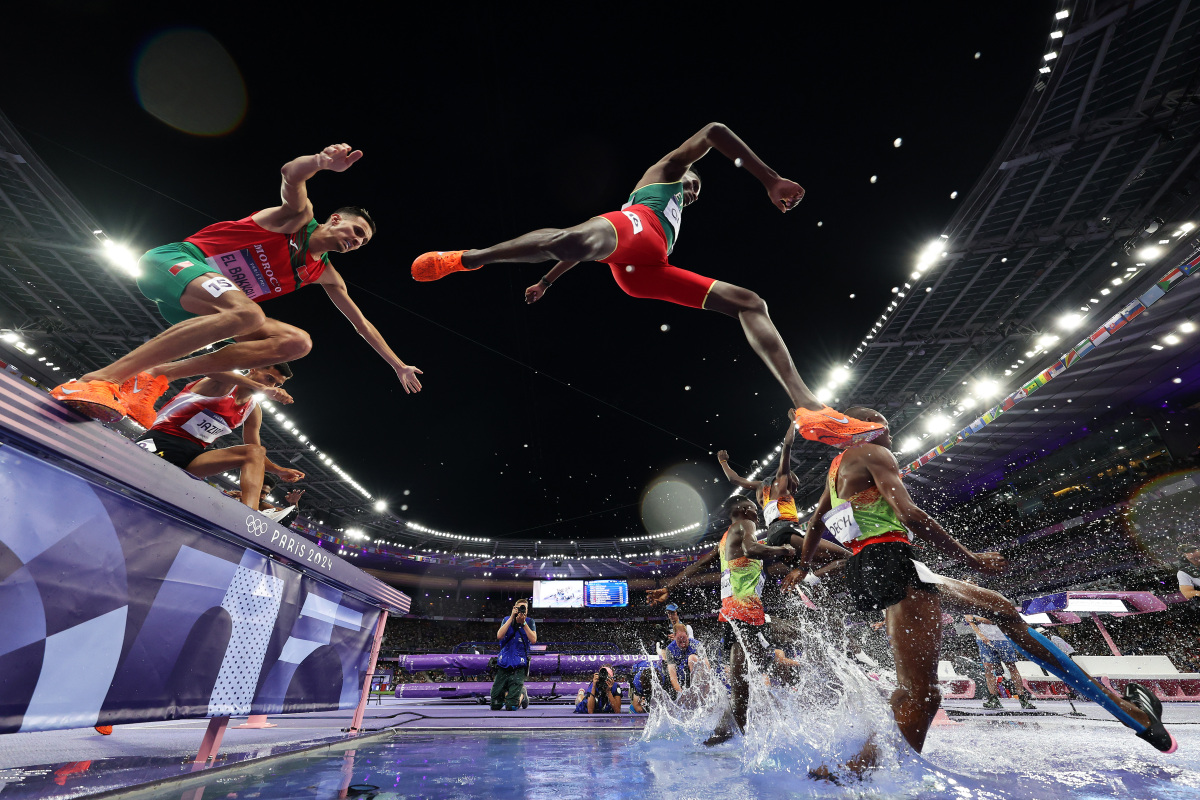 球场上一幕幕激动人心的瞬间