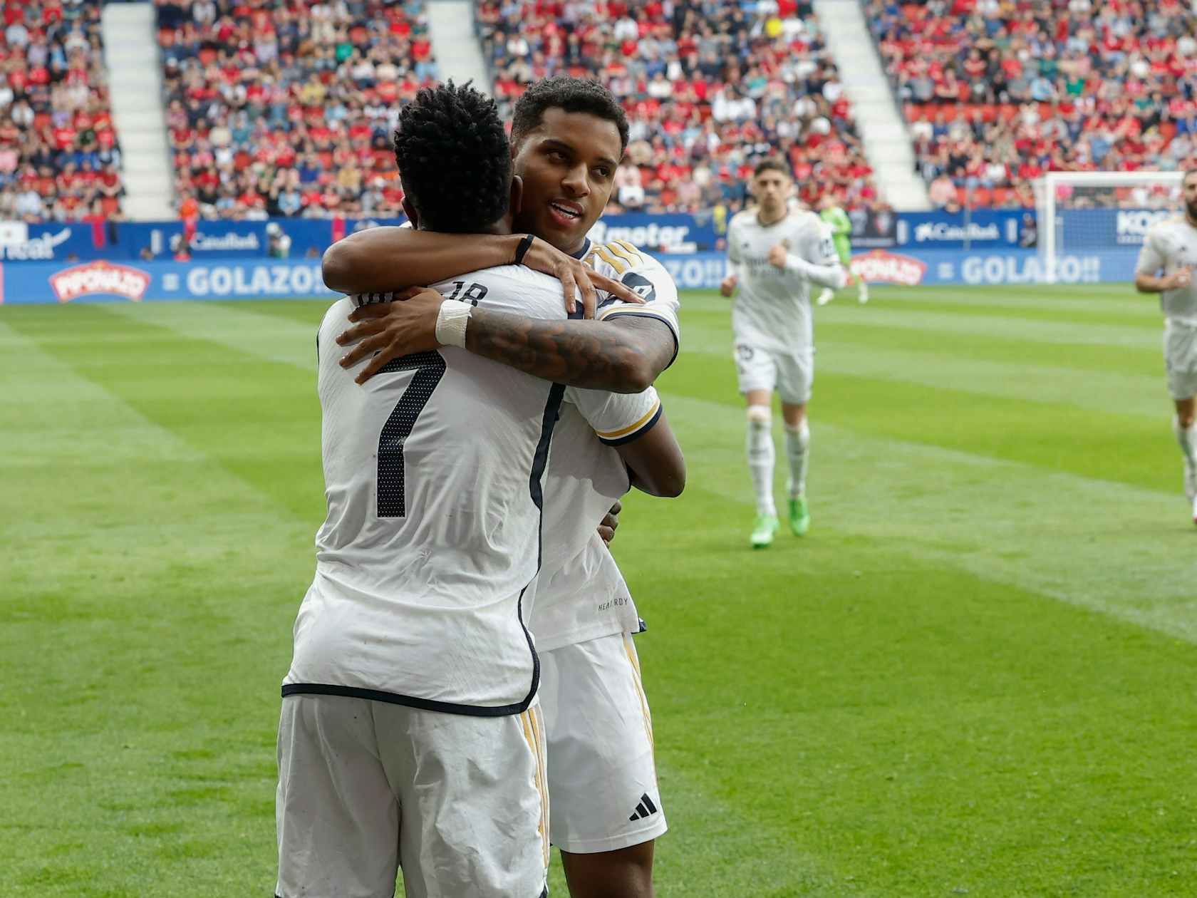 奥萨苏纳主场大胜，掌握比赛主动占据多数优势