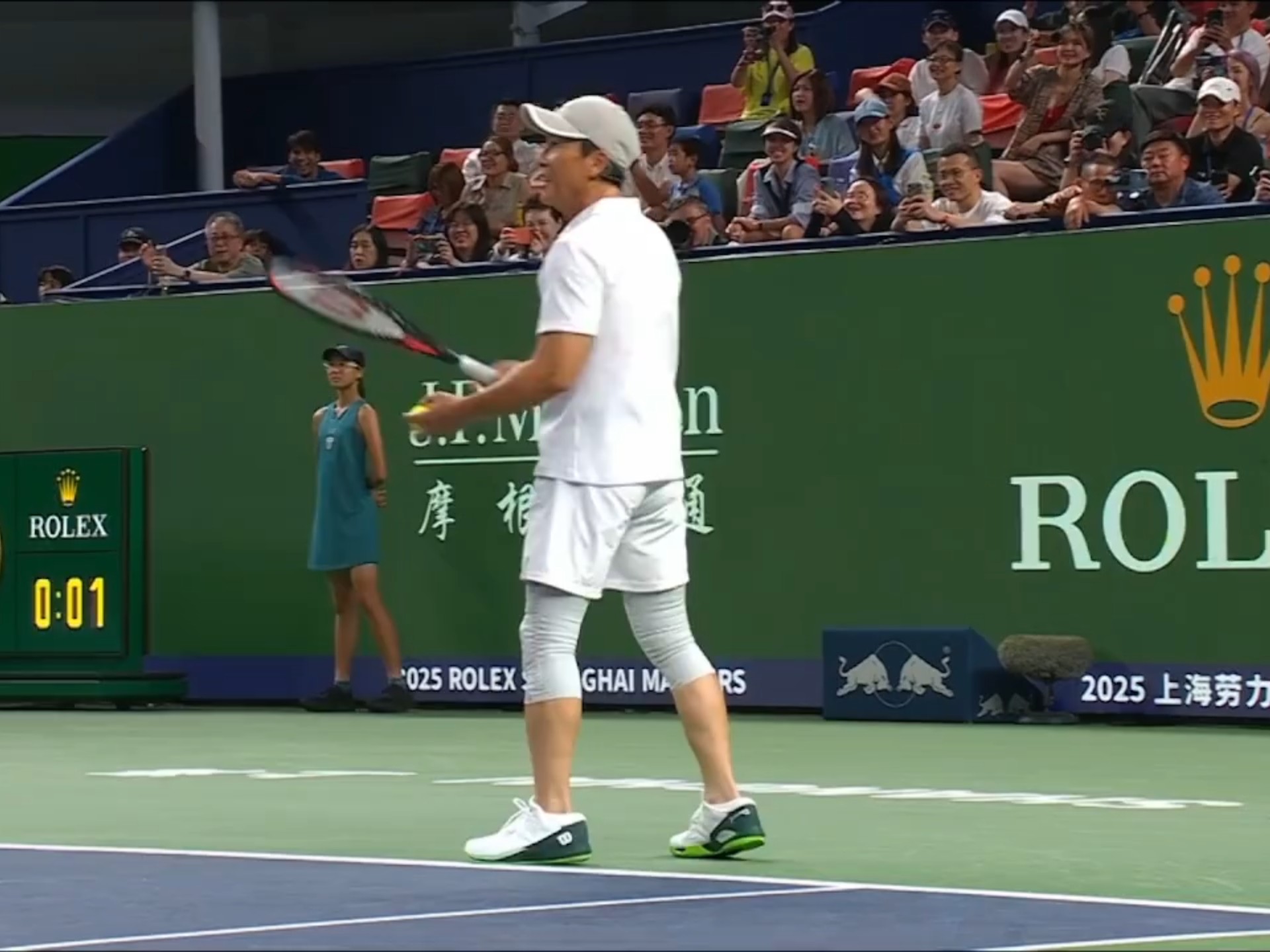 欧洲网球队完胜英国网球队，费德勒送出助攻