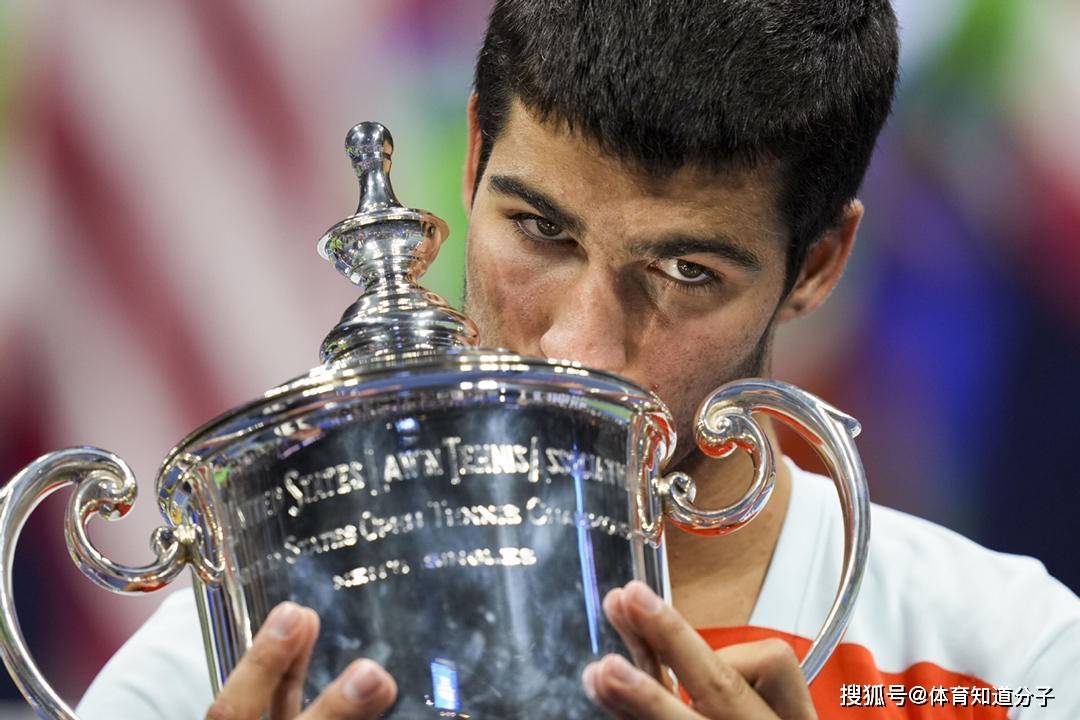 澳网翻盘拉沃尔杯，阿尔卡拉斯惊艳四座的简单介绍