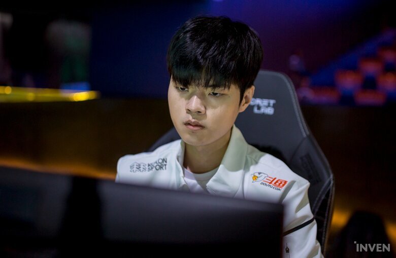 关于MAD力克NS，Deft三分雨点燃全场的信息