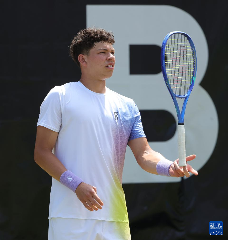 欧洲网球队力克美国网球队，兹维列夫绝境逆转的简单介绍