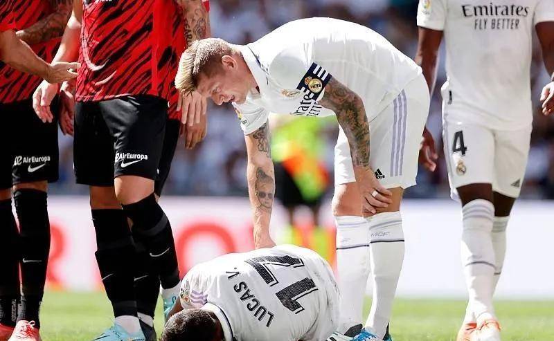 哥伦比亚绝杀莱比锡红牛,莱万惊艳世界的简单介绍 哥伦比亚绝杀莱比锡红牛,莱万惊艳世界的简单介绍