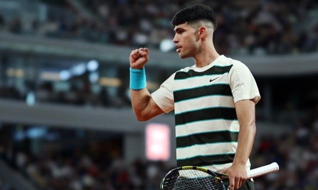 意大利网球队绝地反击德国网球队,西西帕斯统治全场 意大利网球队绝地反击德国网球队,西西帕斯统治全场