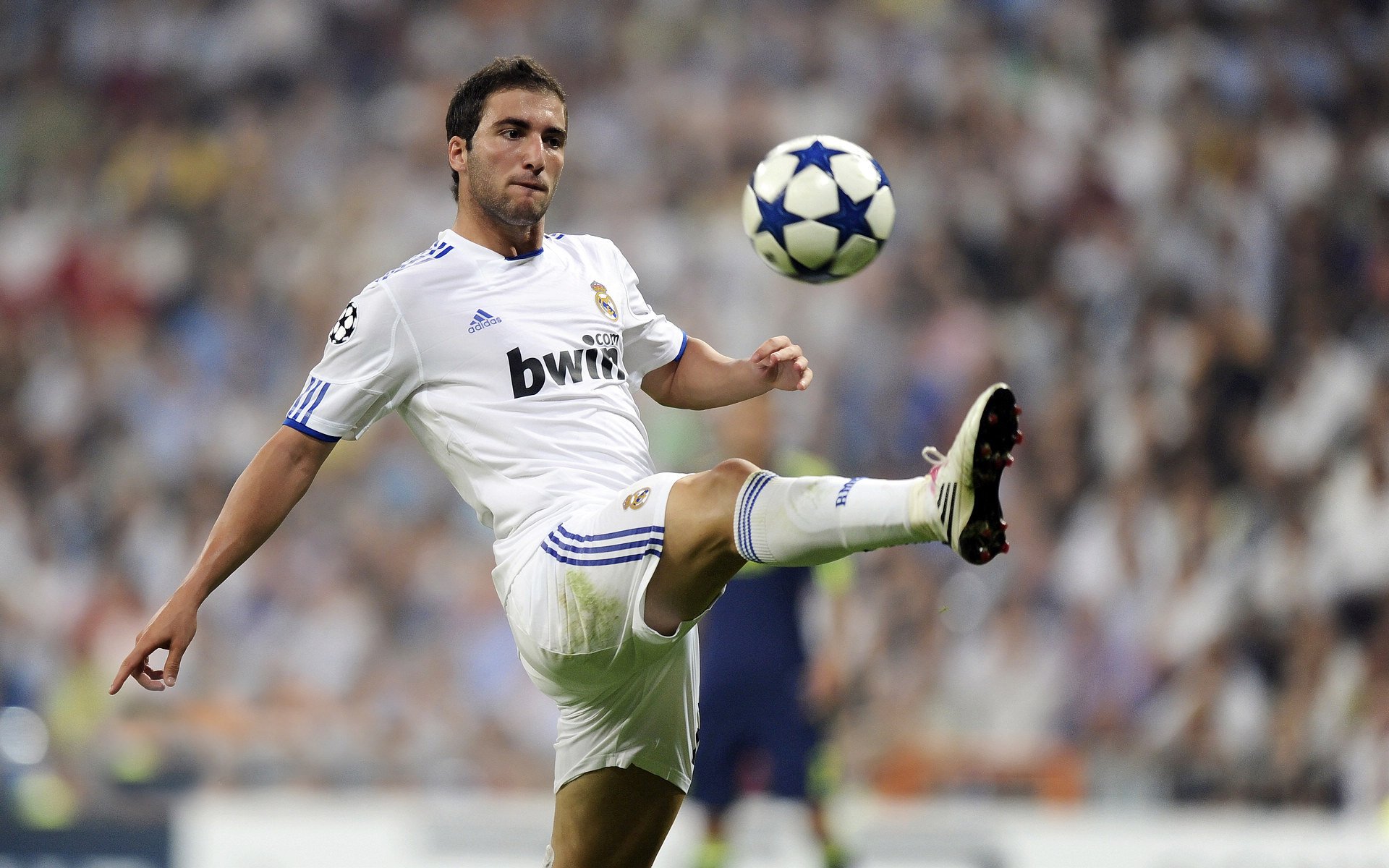 鏖战东南亚之巅，安赛龙领军破局，泰国队惜败马来西亚队